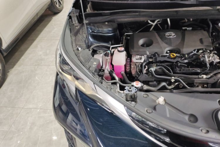 Used Toyota Granvia 2023 2.5L Hybrid Flagship VIP Edition Engine Bay Right