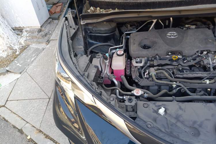 Used Toyota Granvia 2023 2.5L Hybrid Flagship VIP Edition Engine Bay Right