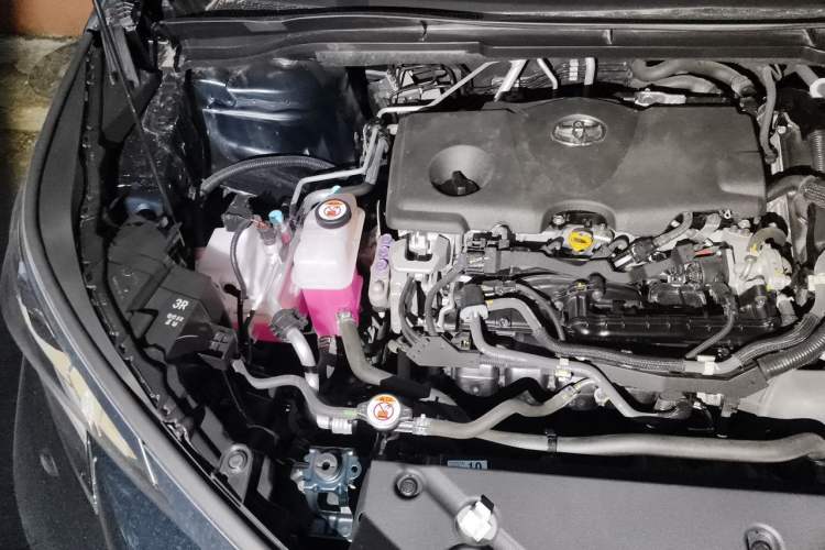 Used Toyota Granvia 2023 2.5L Hybrid Flagship VIP Edition Engine Bay Right