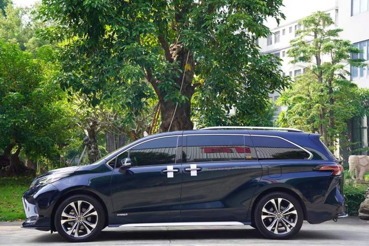 Used Toyota Granvia 2023 2.5L Hybrid Flagship VIP Edition Exterior 1