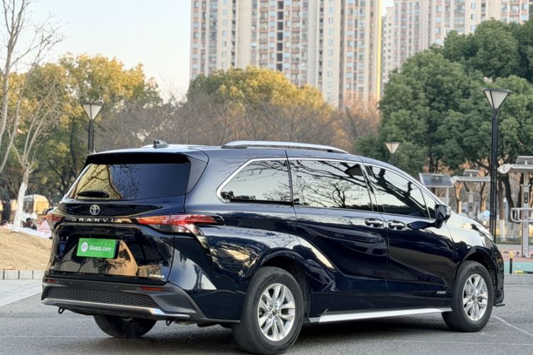 Used Toyota Granvia 2023 2.5L Hybrid Comfort Edition Exterior 1