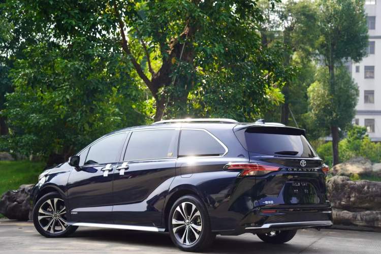 Used Toyota Granvia 2023 2.5L Hybrid Flagship VIP Edition Exterior 2