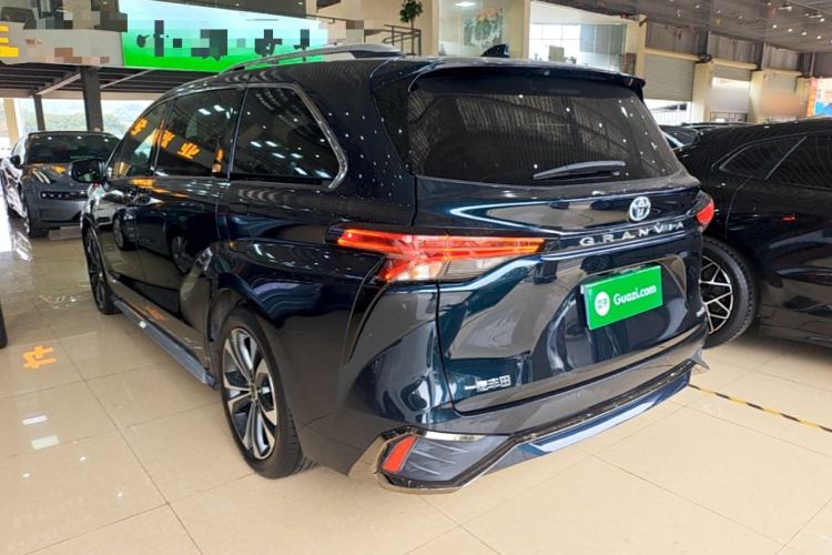 Used Toyota Granvia 2023 2.5L Hybrid Flagship VIP Edition Exterior 2