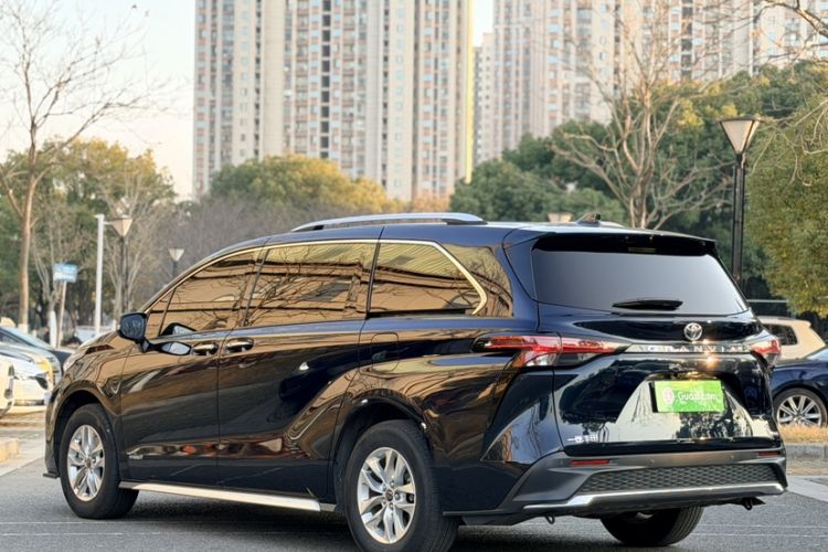 Used Toyota Granvia 2023 2.5L Hybrid Comfort Edition Exterior 2