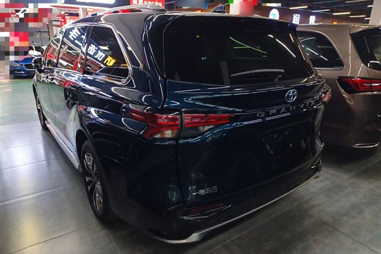 Used Toyota Granvia 2023 2.5L Hybrid Prestige Wellness PLUS Edition Exterior 3