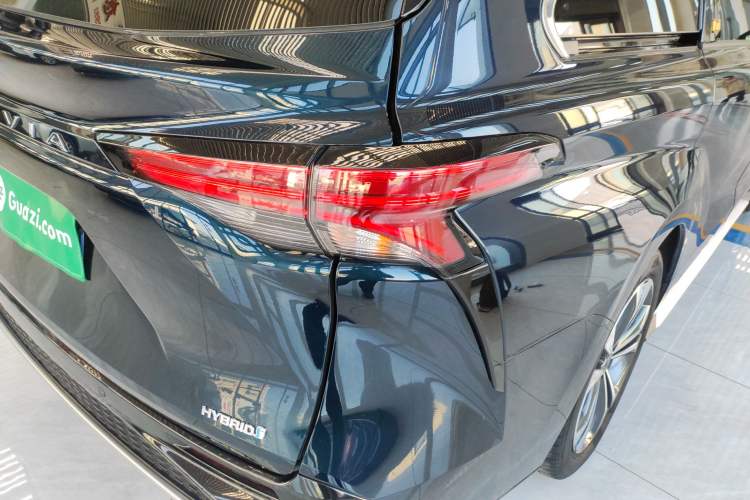 Used Toyota Granvia 2023 2.5L Hybrid Flagship VIP Edition Exterior 3