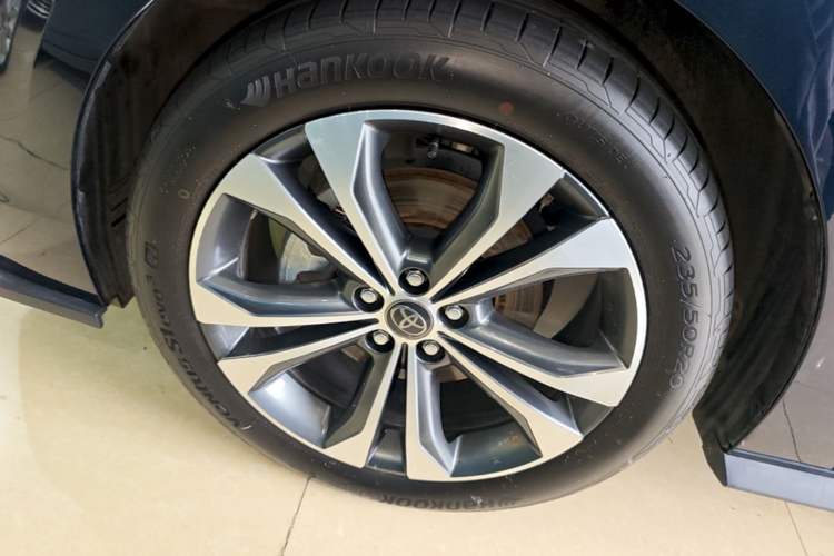 Used Toyota Granvia 2023 2.5L Hybrid Flagship VIP Edition Exterior 4