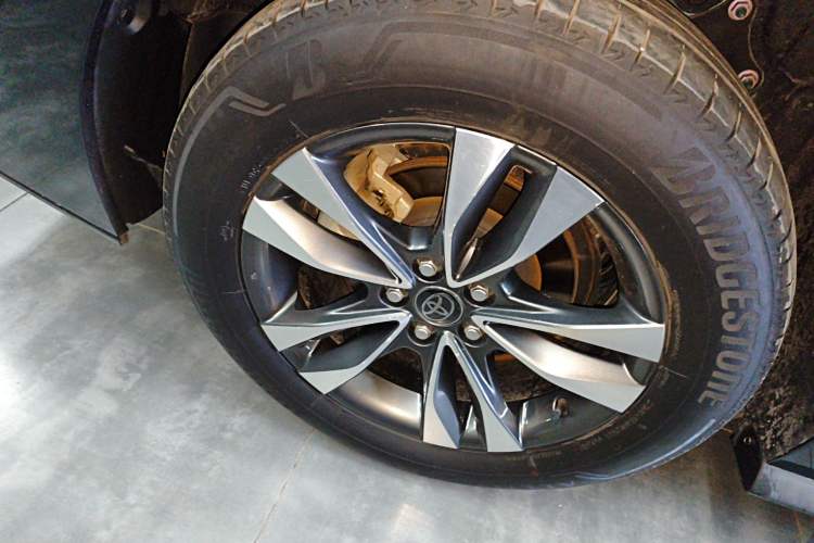 Used Toyota Granvia 2023 2.5L Hybrid Prestige Wellness PLUS Edition Exterior 8
