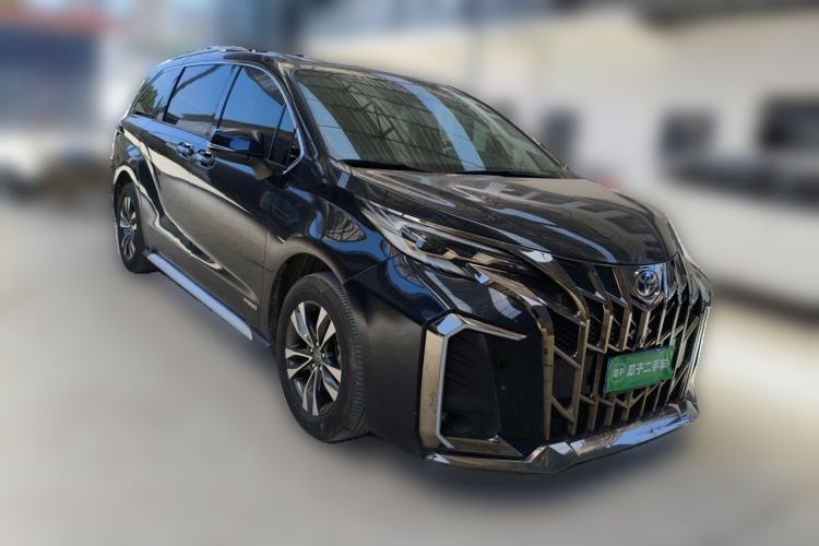 Used Toyota Granvia 2023 2.5L Hybrid Luxury Edition Front Right 45 Deg