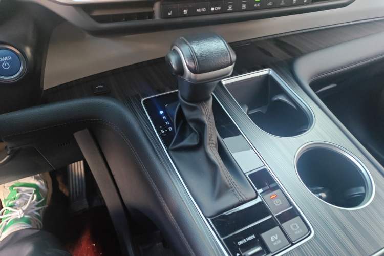 Used Toyota Granvia 2023 2.5L Hybrid Flagship VIP Edition Gear Lever