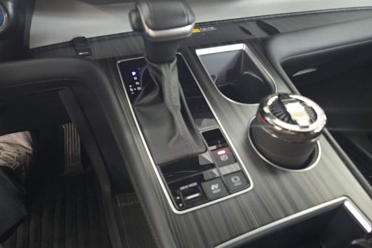Used Toyota Granvia 2023 2.5L Hybrid Flagship VIP Edition Gear Lever