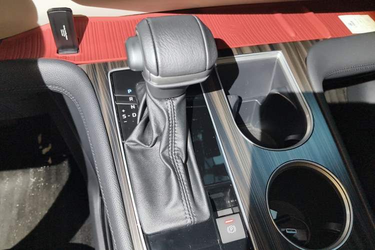 Used Toyota Granvia 2023 2.5L Hybrid Flagship VIP Edition Gear Lever