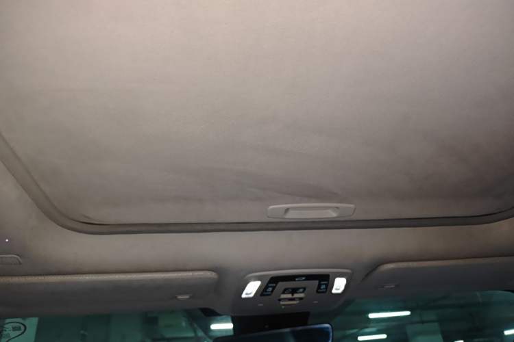 Used Toyota Granvia 2023 2.5L Hybrid Prestige PLUS Edition Headliner