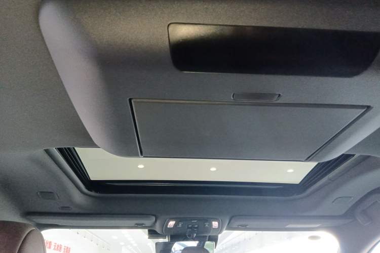 Used Toyota Granvia 2023 2.5L Hybrid Flagship VIP Edition Headliner