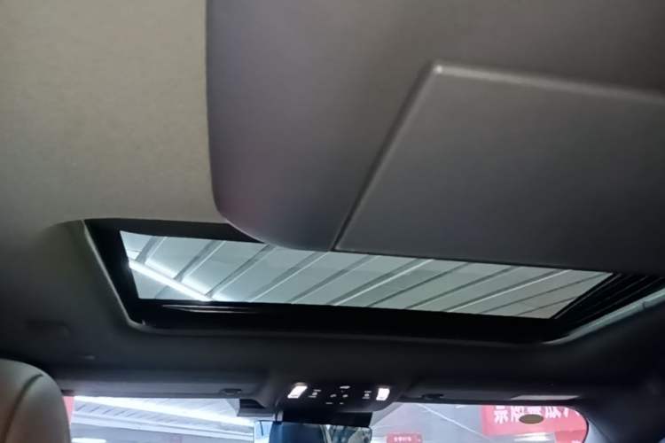 Used Toyota Granvia 2023 2.5L Hybrid Flagship VIP Edition Headliner