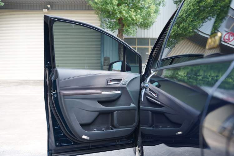 Used Toyota Granvia 2023 2.5L Hybrid Flagship VIP Edition Interior 12