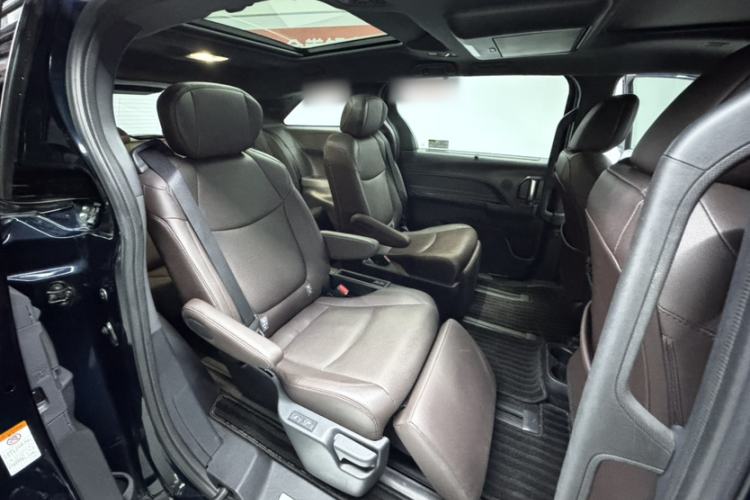 Used Toyota Granvia 2023 2.5L Hybrid Flagship VIP Edition Interior 2