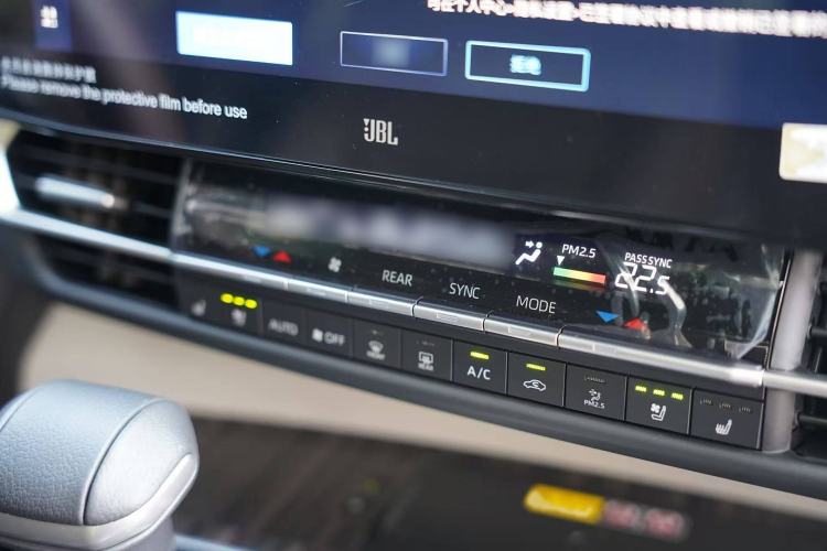 Used Toyota Granvia 2023 2.5L Hybrid Flagship VIP Edition Interior 3