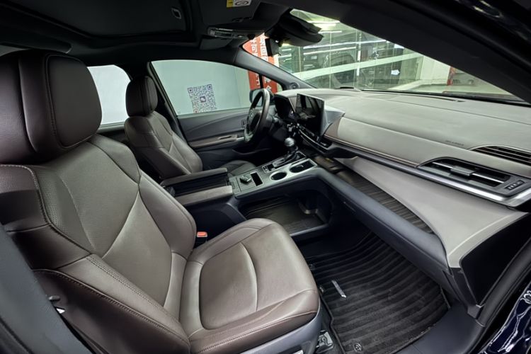 Used Toyota Granvia 2023 2.5L Hybrid Flagship VIP Edition Interior 3