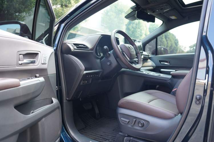 Used Toyota Granvia 2023 2.5L Hybrid Flagship VIP Edition Interior 5