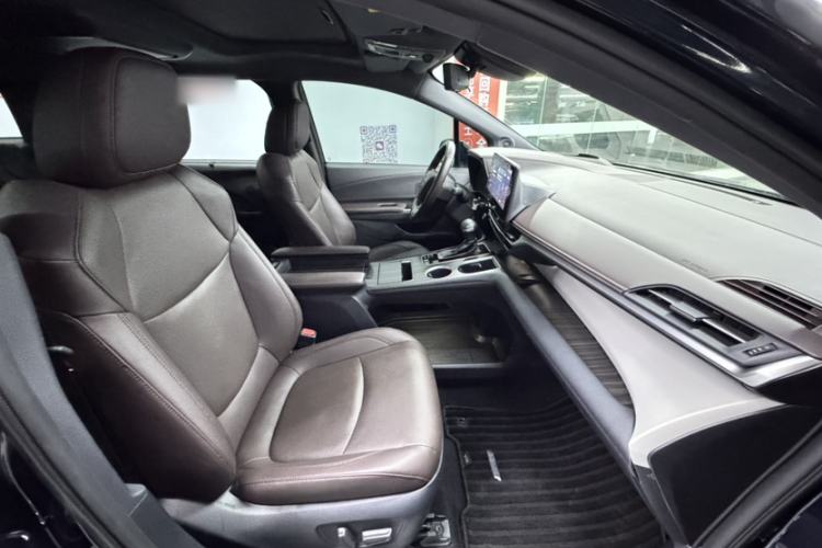 Used Toyota Granvia 2023 2.5L Hybrid Flagship VIP Edition Interior 8