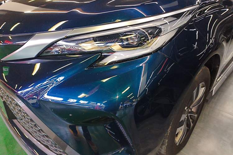 Used Toyota Granvia 2023 2.5L Hybrid Prestige Wellness PLUS Edition Left Front Headlight