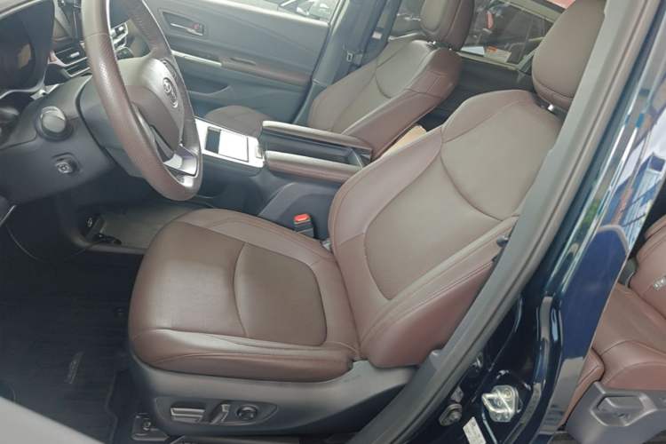 Used Toyota Granvia 2023 2.5L Hybrid Flagship VIP Edition Left Front Seat
