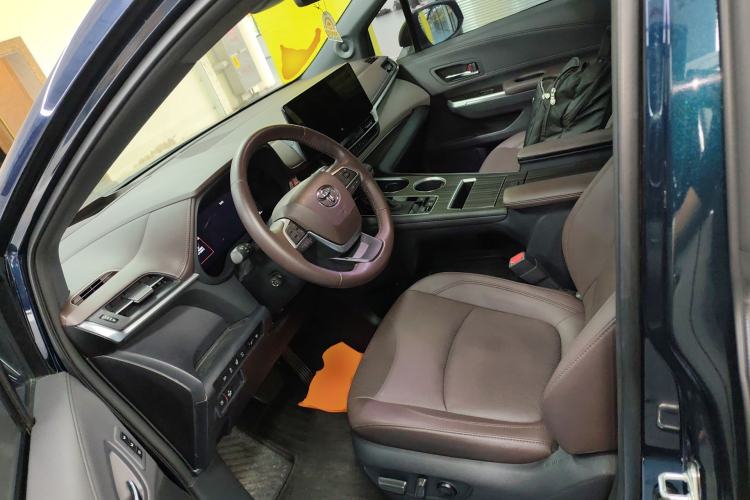 Used Toyota Granvia 2023 2.5L Hybrid Flagship VIP Edition Left Front Seat