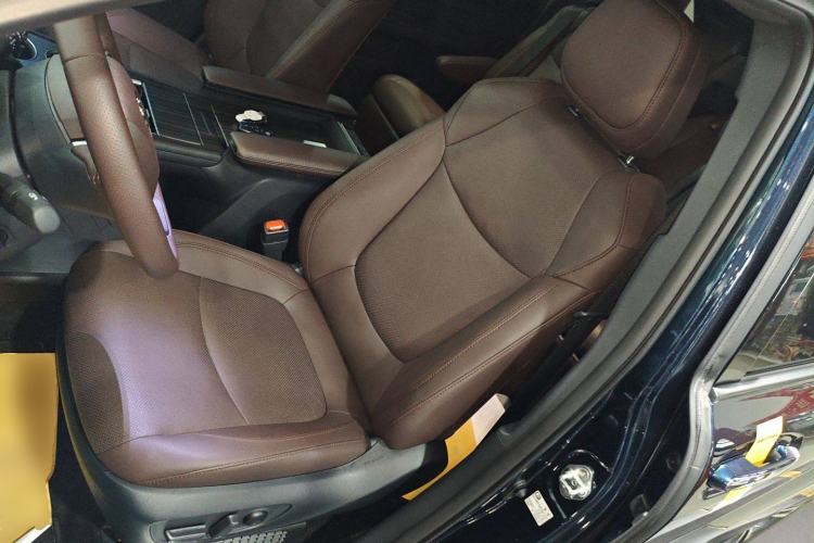 Used Toyota Granvia 2023 2.5L Hybrid Flagship VIP Edition Left Front Seat