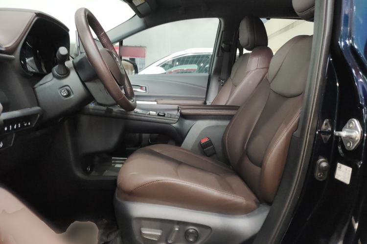 Used Toyota Granvia 2023 2.5L Hybrid Flagship VIP Edition Left Front Seat