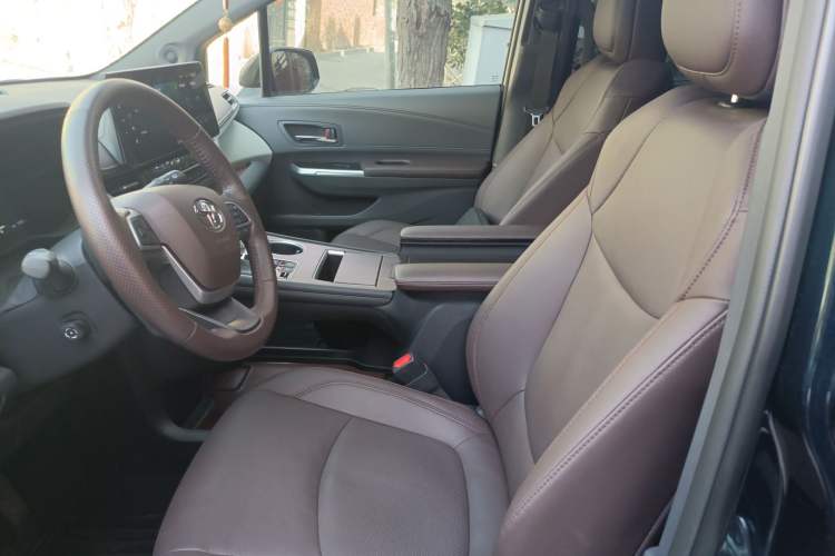 Used Toyota Granvia 2023 2.5L Hybrid Flagship VIP Edition Left Front Seat