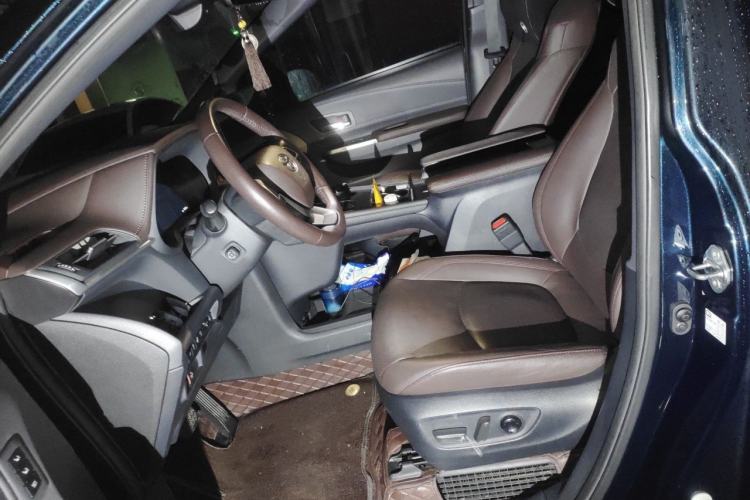 Used Toyota Granvia 2023 2.5L Hybrid Flagship VIP Edition Left Front Seat