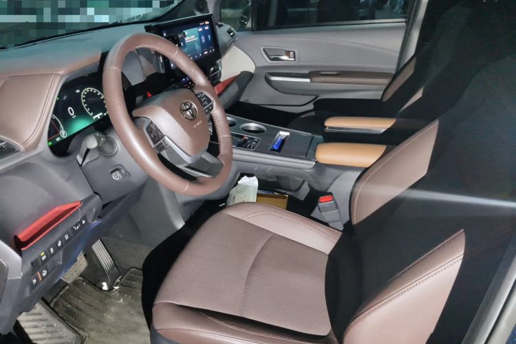Used Toyota Granvia 2023 2.5L Hybrid Flagship VIP Edition Left Front Seat