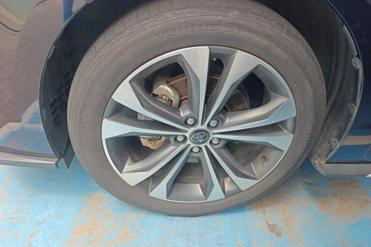 Used Toyota Granvia 2023 2.5L Hybrid Flagship VIP Edition Left Front Wheel Hub
