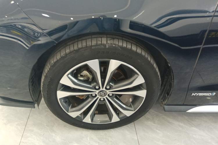 Used Toyota Granvia 2023 2.5L Hybrid Flagship VIP Edition Left Front Wheel Hub