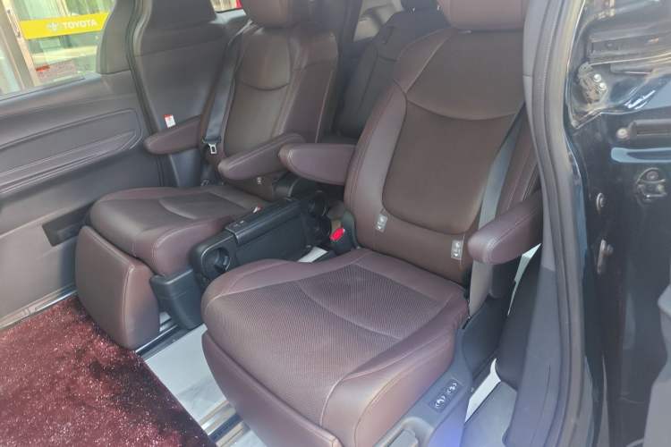 Used Toyota Granvia 2023 2.5L Hybrid Flagship VIP Edition Left Rear Seat