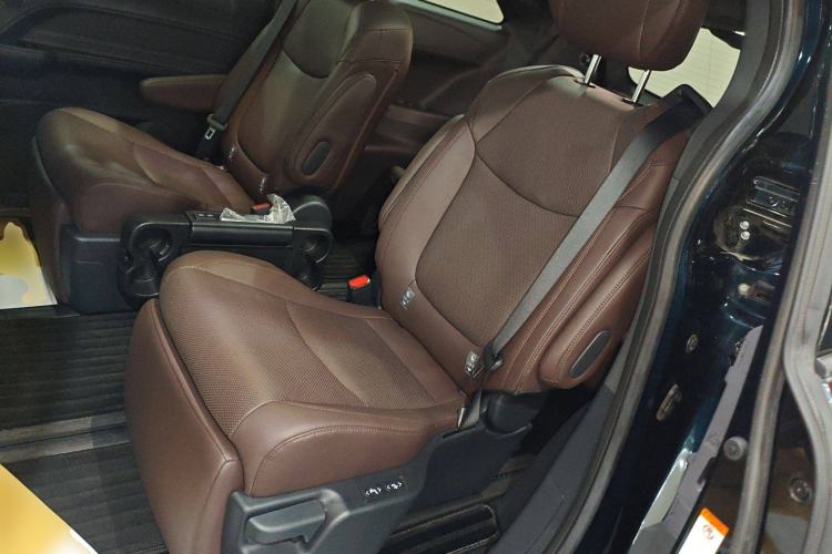 Used Toyota Granvia 2023 2.5L Hybrid Flagship VIP Edition Left Rear Seat