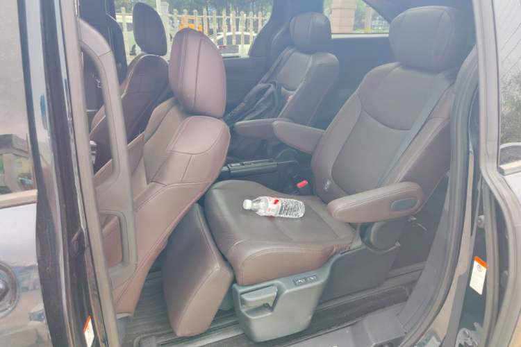 Used Toyota Granvia 2023 2.5L Hybrid Flagship VIP Edition Left Rear Seat