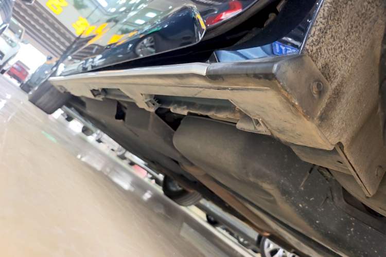 Used Toyota Granvia 2023 2.5L Hybrid Flagship VIP Edition Left Side Sill