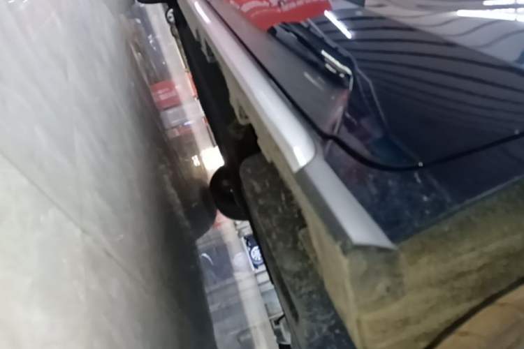 Used Toyota Granvia 2023 2.5L Hybrid Flagship VIP Edition Left Side Sill