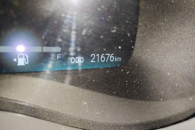 Used Toyota Granvia 2023 2.5L Hybrid Flagship VIP Edition Odometer Close Up