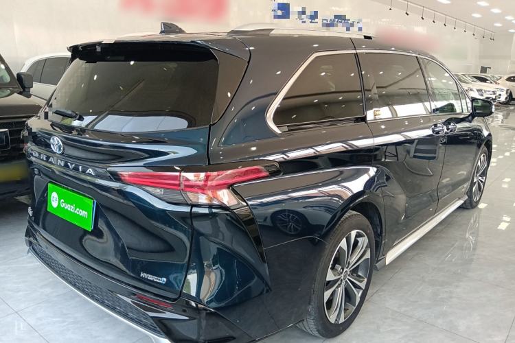 Used Toyota Granvia 2023 2.5L Hybrid Flagship VIP Edition Rear Right 45 Deg