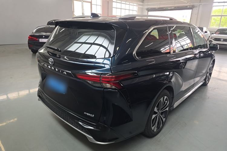 Used Toyota Granvia 2023 2.5L Hybrid Flagship VIP Edition Rear Right 45 Deg