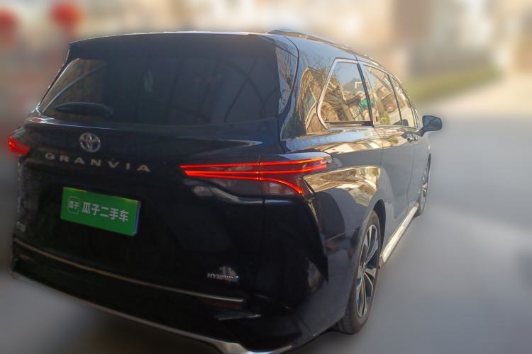 Used Toyota Granvia 2023 2.5L Hybrid Flagship VIP Edition Rear Right 45 Deg