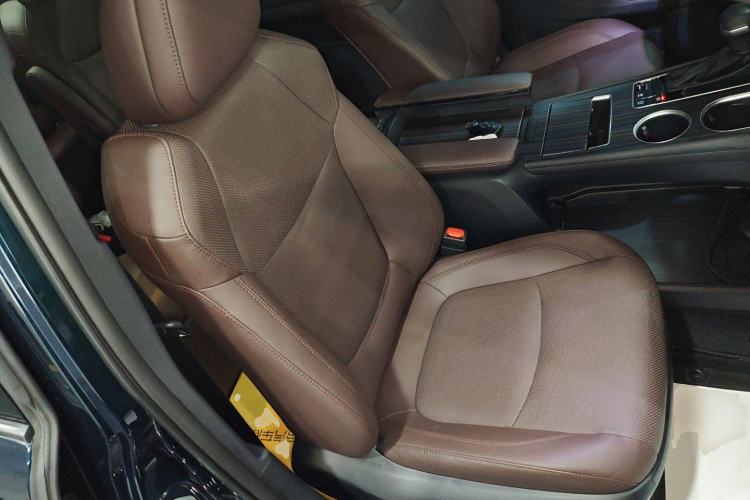 Used Toyota Granvia 2023 2.5L Hybrid Flagship VIP Edition Right Front Seat
