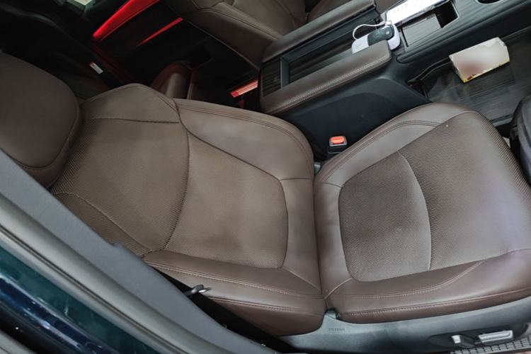 Used Toyota Granvia 2023 2.5L Hybrid Flagship VIP Edition Right Front Seat