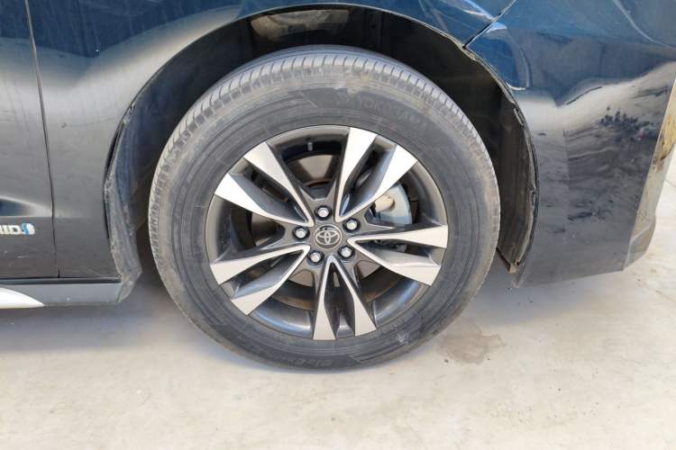 Used Toyota Granvia 2023 2.5L Hybrid Luxury Edition Right Front Wheel Hub