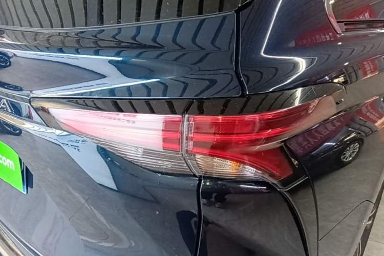 Used Toyota Granvia 2023 2.5L Hybrid Flagship VIP Edition Right Rear Taillight