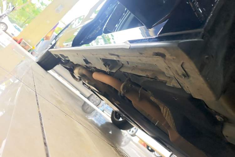 Used Toyota Granvia 2023 2.5L Hybrid Flagship VIP Edition Right Side Sill
