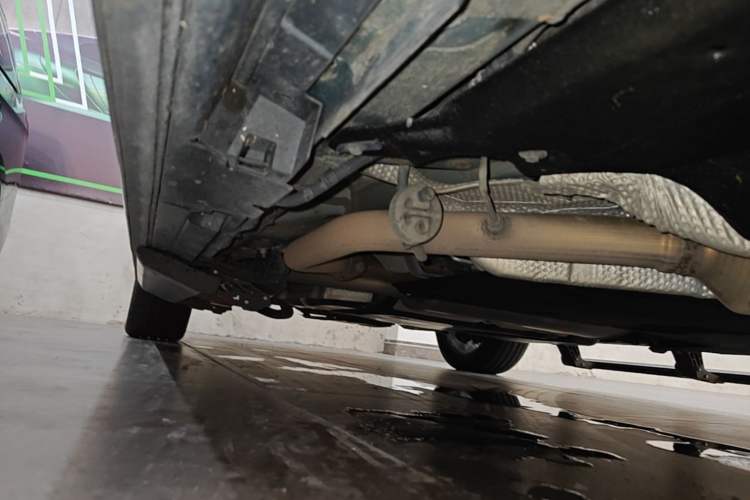 Used Toyota Granvia 2023 2.5L Hybrid Flagship VIP Edition Right Side Sill